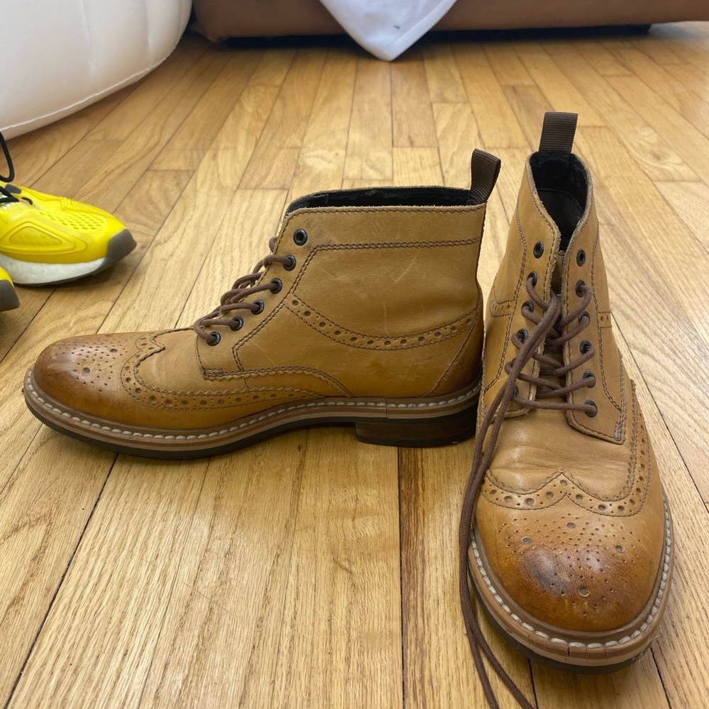 Mens boots/dress shoes. Clarks.